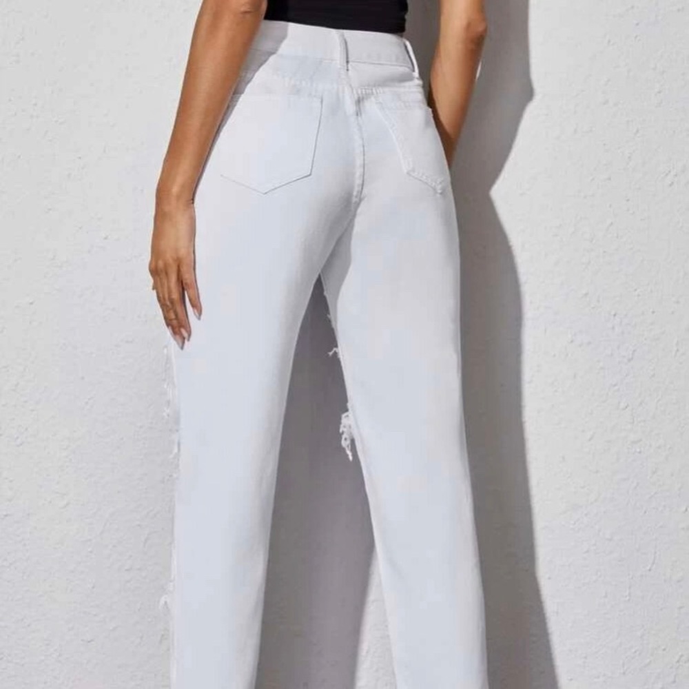 NWOT Shein White Distressed Cutout Mom Jeans - Picture 5 of 5